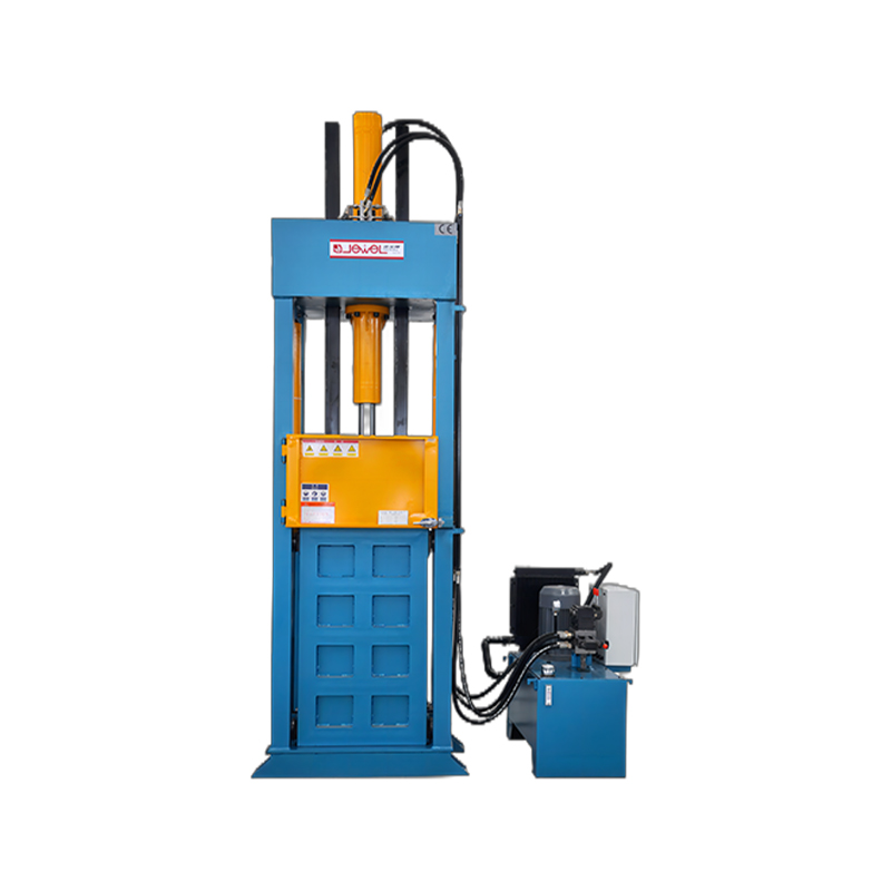 Kuffert-type ballepresser
