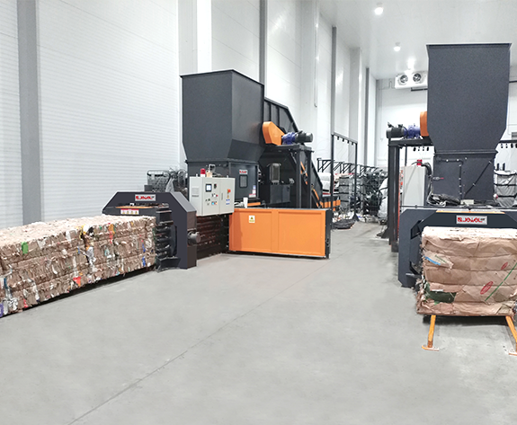 Automatiseret bortskaffelsesløsning for affaldsemballage i Ruslands førende supermarkedslogistikcenter