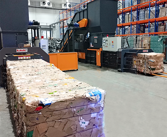 Automatiseret bortskaffelsesløsning for affaldsemballage i Ruslands førende supermarkedslogistikcenter